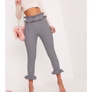 Pretty Little Thing Frill trousers